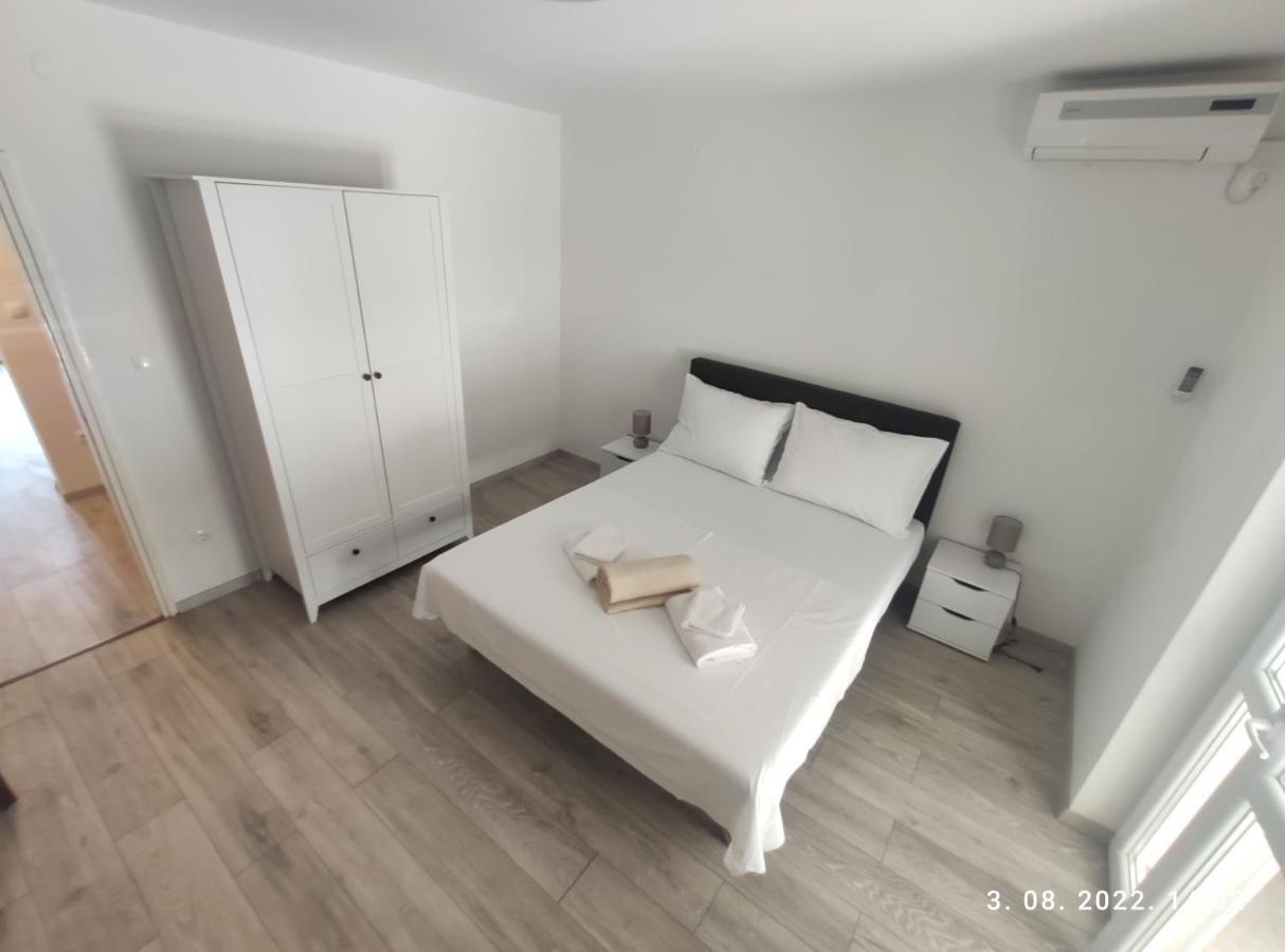 Aqua Apartments Omiš Esterno foto