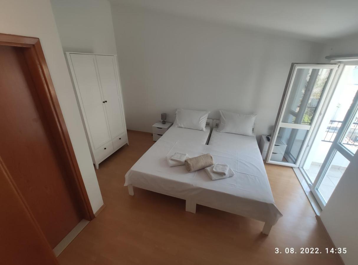 Aqua Apartments Omiš Esterno foto